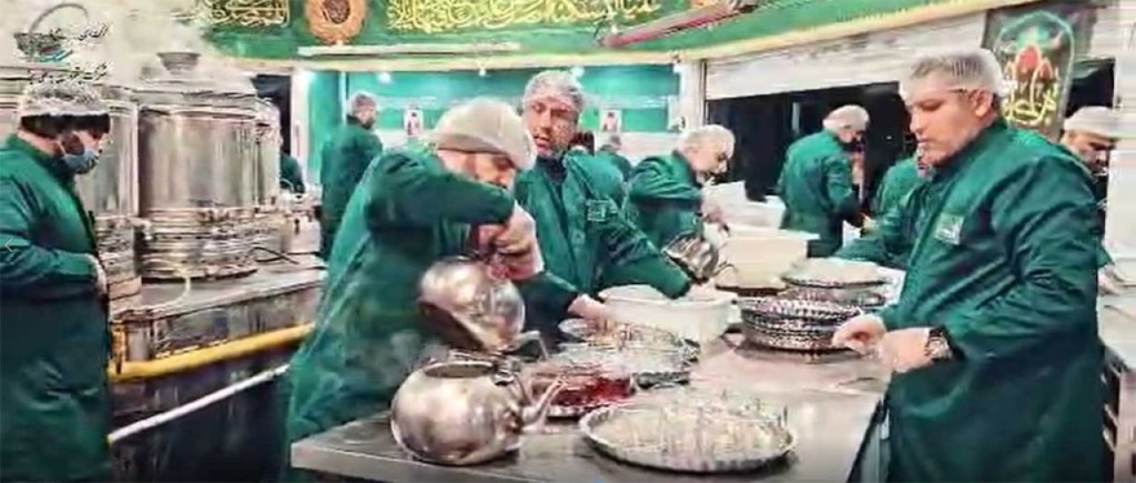 حضور کارکنان پتروشیمی بوعلی سینا در حرم مطهر امام رضا علیه‌السلام
